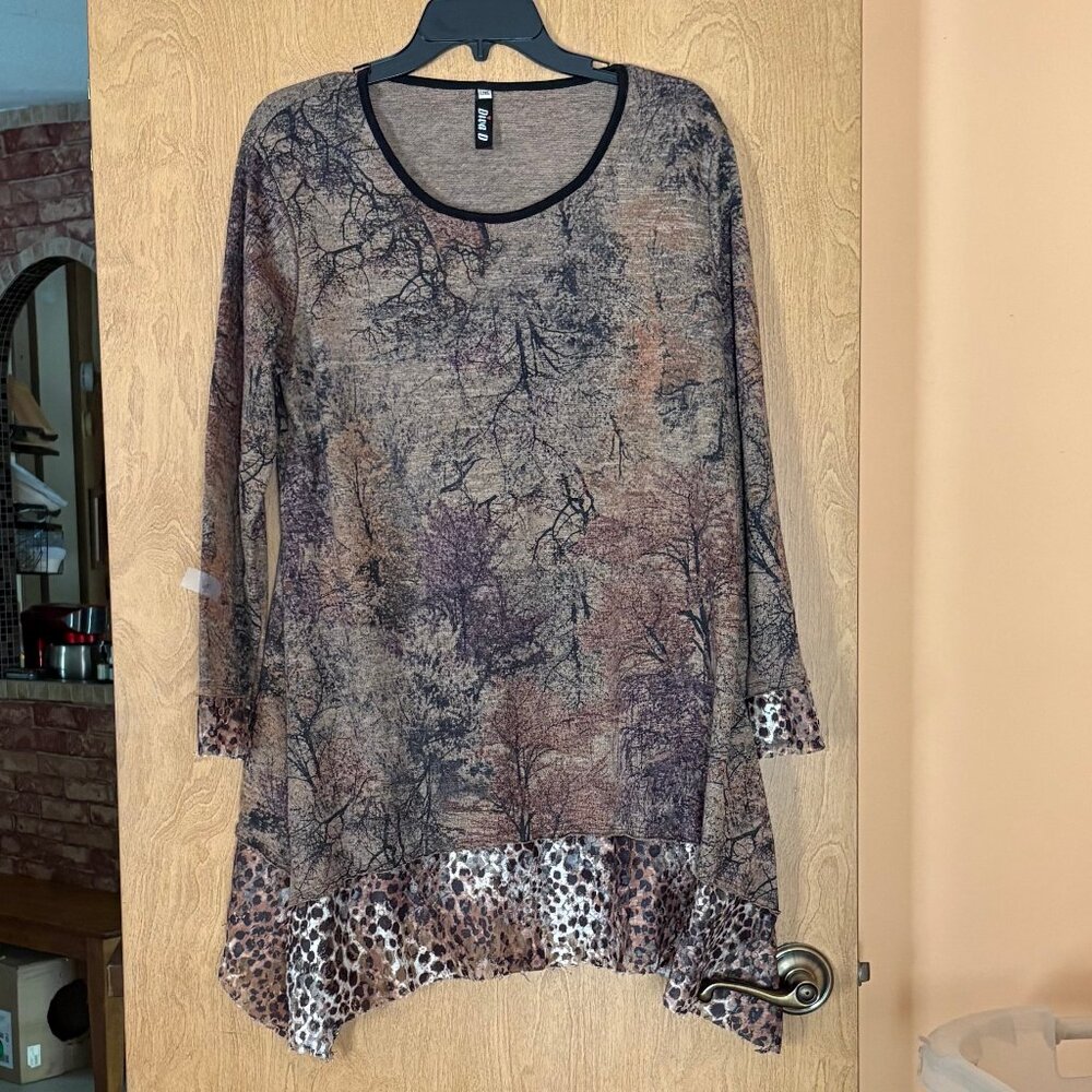 Women's NWOT Tunic top